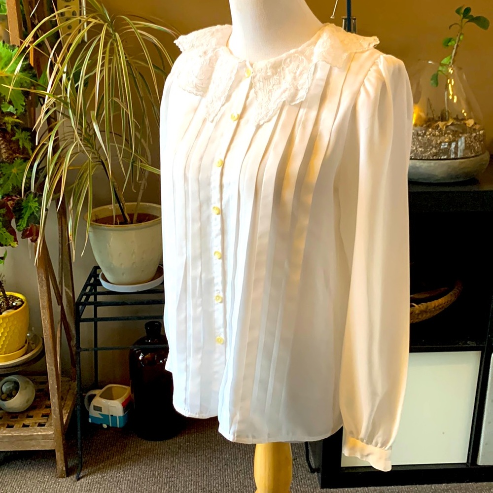 COPY - Lacy semi sheer white blouse size m